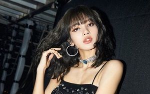 Những bức ảnh nóng bỏng của Lisa Black Pink khi cô thư giãn trong khách sạn với tình nhân bí mật đã bị phát tán trên mạng